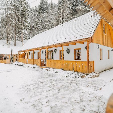 Lolo Park Resort Lacu Rosu Buitenkant foto
