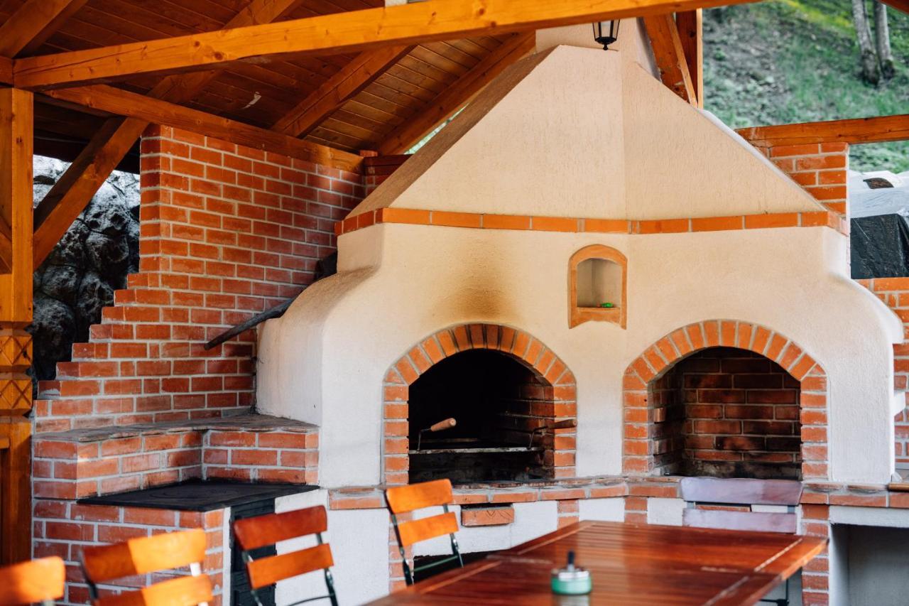 Lolo Park Resort Lacu Rosu Buitenkant foto